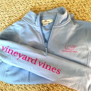 Vineyard vines sweatshirt